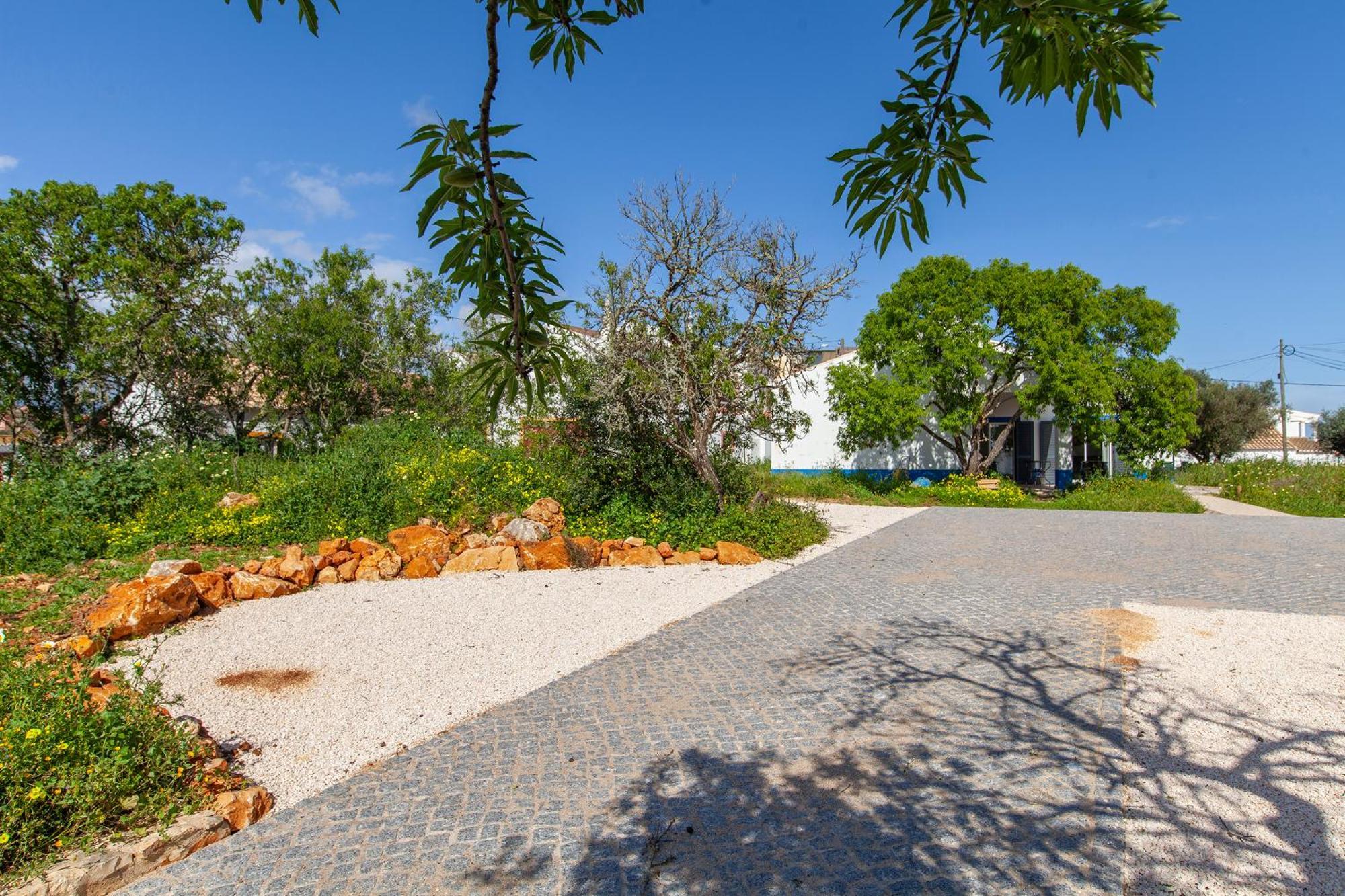 D13 - Eiras Velhas House In