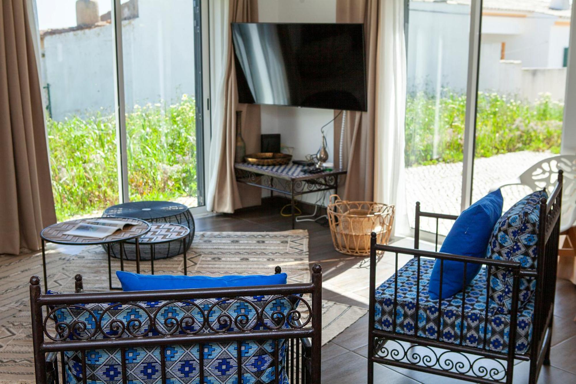 Villa D13 - Eiras Velhas House In *