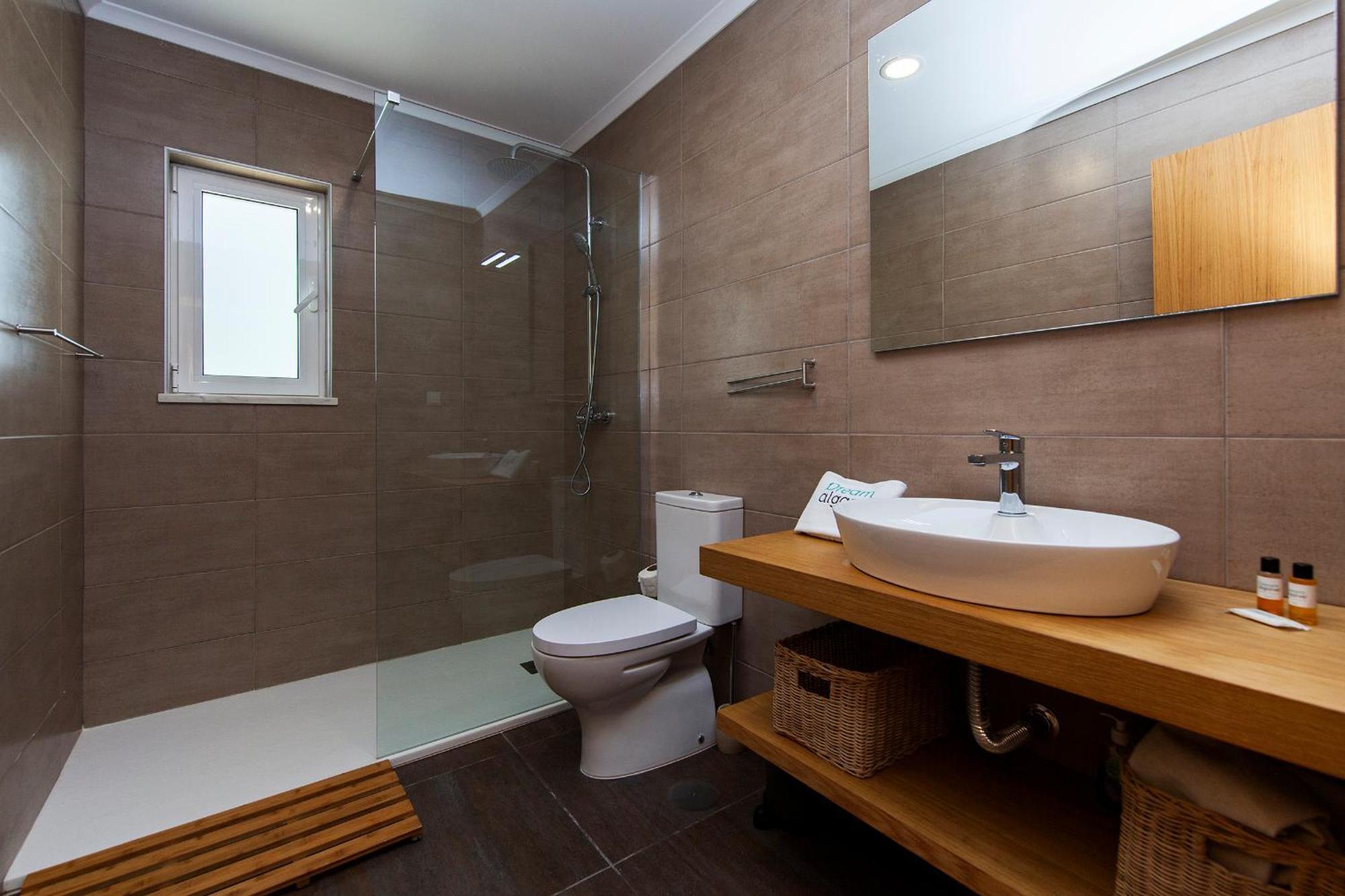 D13 - Eiras Velhas House In