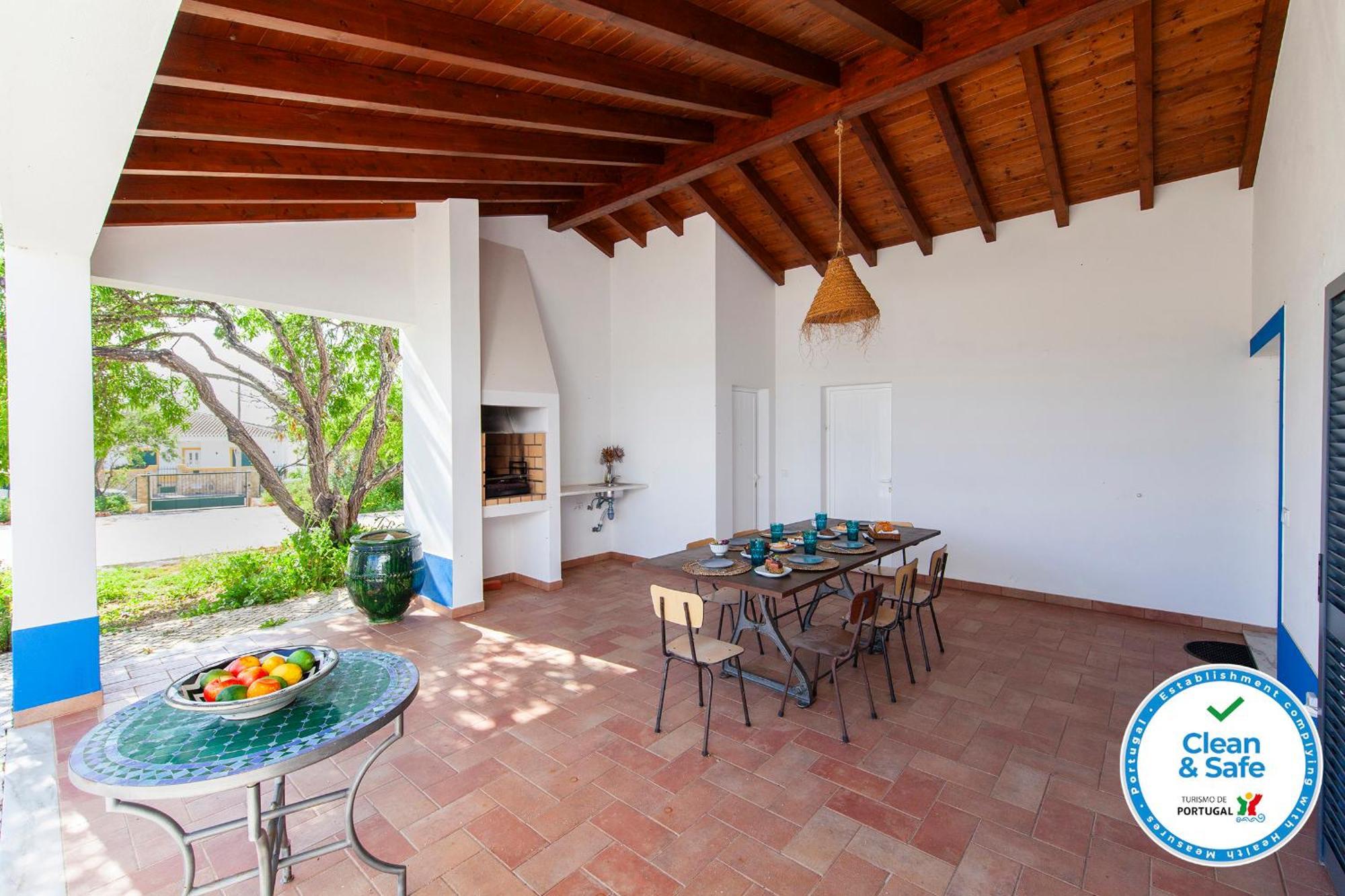 D13 - Eiras Velhas House In
